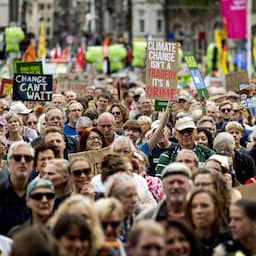 Tienduizenden mensen bij klimaatmars Amsterdam: 'Wij drammen wél door, Rob'