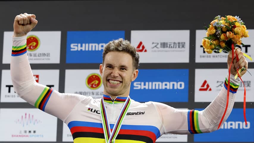 Harrie Lavreysen schrijft geschiedenis met vijfde wereldtitel op de keirin