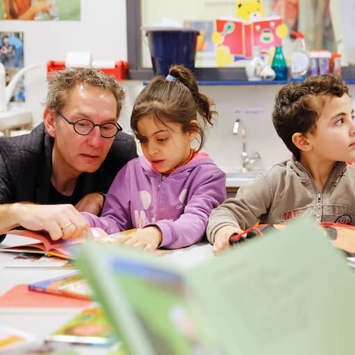 Illustratie bij: Asielkinderen zijn hier niet veilig genoeg: 'Nederland is door ondergrens gezakt'