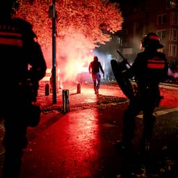 ME grijpt in bij grimmige protesten tegen azc's in Houten en Uithoorn