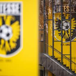 Vitesse moet weer vrezen voor toekomst: KNVB wil proflicentie van club intrekken