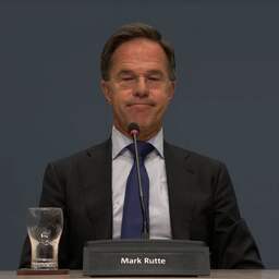 Video | Rutte geïrriteerd door voorlezen appjes tijdens coronaverhoren