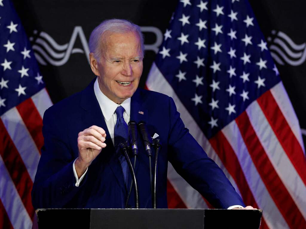 Biden uit kritiek op Trumps bezuinigingen in eerste toespraak na aftreden