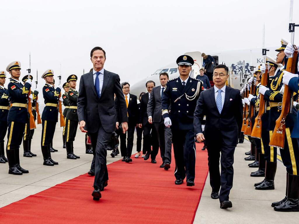 Rutte spreekt zich in Peking uit over NAVO-baan: 'Ben oude vriend van China'