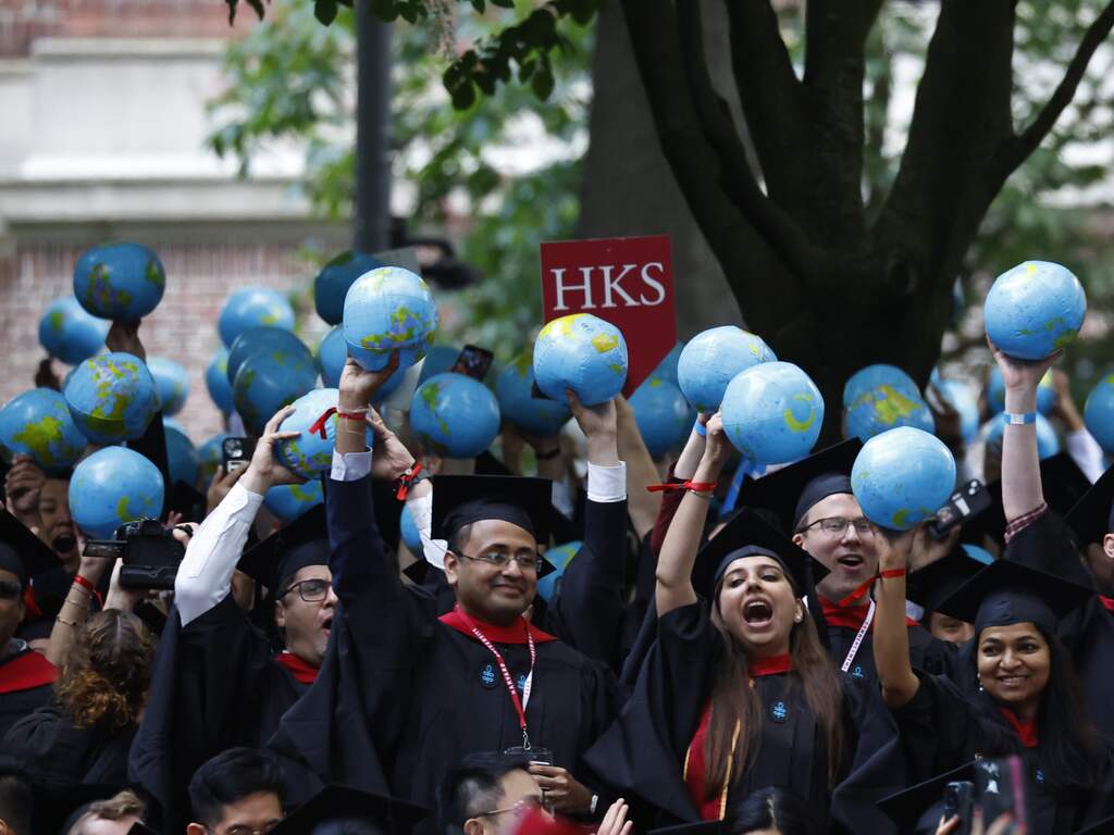 Buitenlandse studenten voorlopig welkom: dit weten we over Trump vs. Harvard