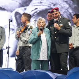 Concertgebouw annuleert Chanoekaconcert om banden van zanger met IDF