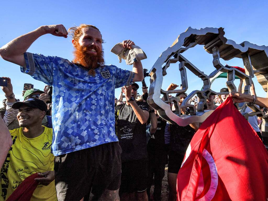 Britse ultrahardloper rent in klein jaar van zuiden naar noorden van Afrika