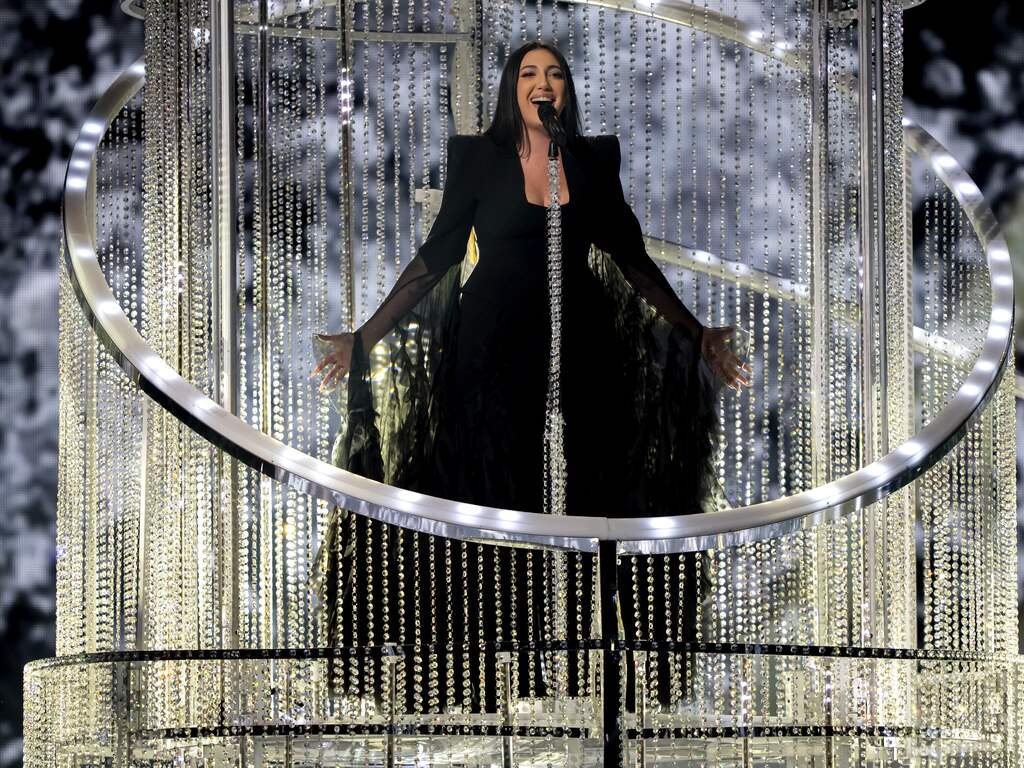 Twee mensen proberen Songfestival-podium te bestormen bij optreden Israël