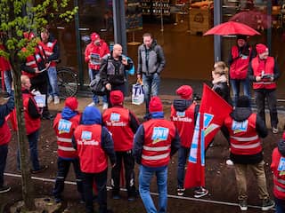 Waarom vakbonden en DNB-president Knot anders naar loonsverhogingen kijken