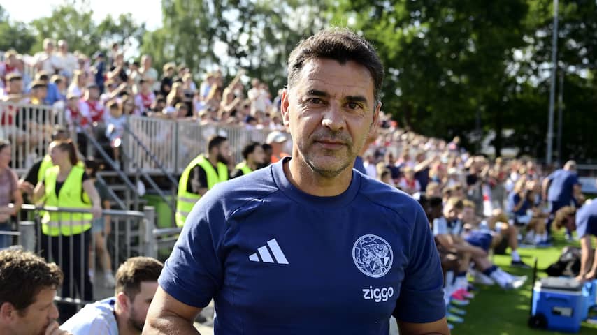 Ajax-coach Míchel op zijn hoede voor Vojvodina: 'Nog veel te verbeteren bij ons'