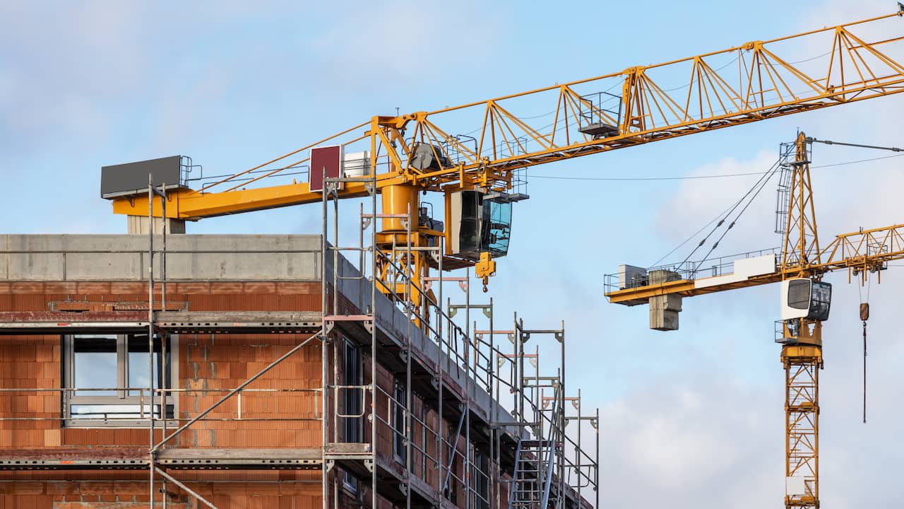 Bouw half miljoen woningen dreigt stil te vallen door stikstof en ...