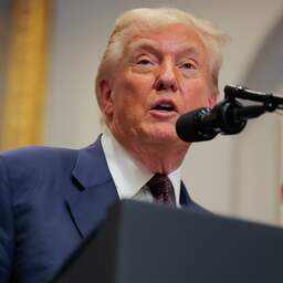 Trump verplaatst nucleaire onderzeeërs na dreigende taal Rusland: 'Voor het geval dat'