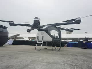 Twee vliegende auto's van Xpeng botsen tijdens oefening voor Chinese luchtshow