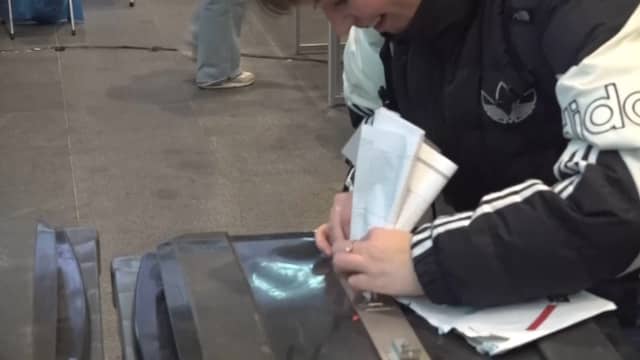 Nederlanders worstelen met grote stembiljetten