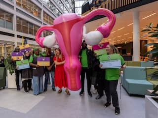 Schoonmakers vieren melding van menstruatie in cao: 'Komen van ver'