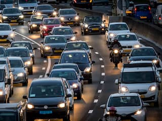 Drukte op wegen neemt toe: avondspits stevent af op niveau van voor corona
