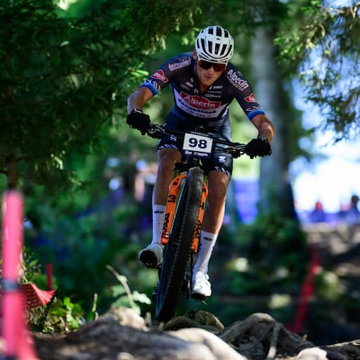 Van der Poel keert weer even terug bij grote liefde: 'Wil wereldtitel mountainbike'
