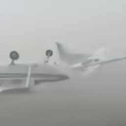 Video | Vliegtuigjes worden omvergeblazen door windstoten in Italië