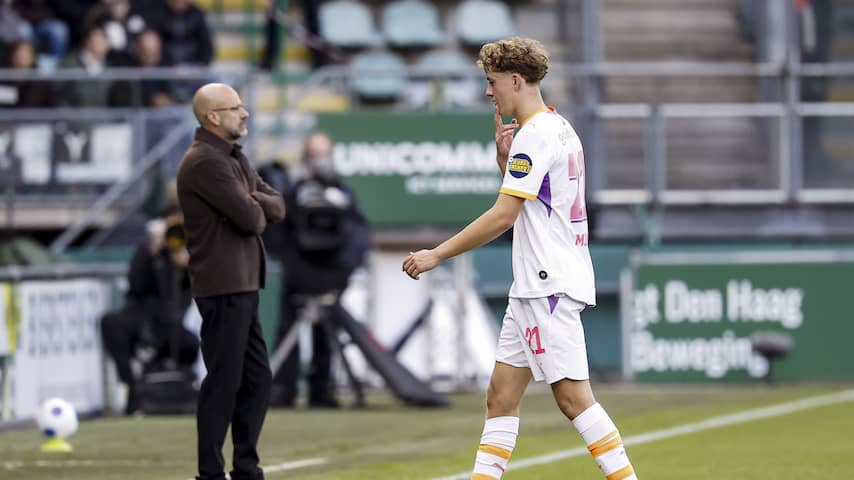 Mijnans leidt nederlaag PSV in met rode kaart: 'Ik voel me slecht en schuldig'
