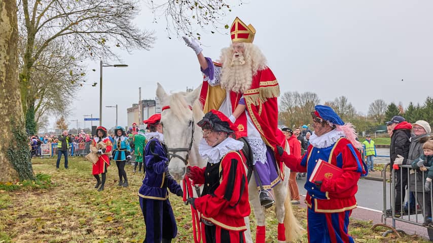 Landelijke sinterklaasintocht dit jaar in Brabants Grave | Boek ...