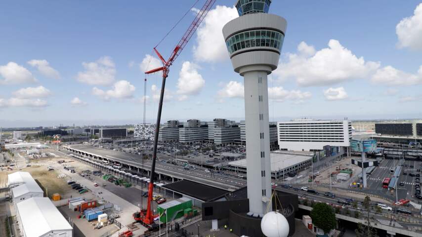 Wind verpest plaatsing nieuwe koepel iconische Schipholtoren