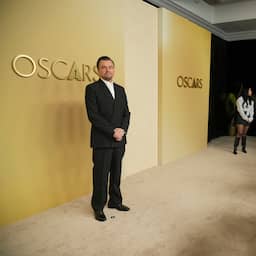Video | Chalamet en DiCaprio met ruim 200 collega's op de foto ter ere van de Oscars