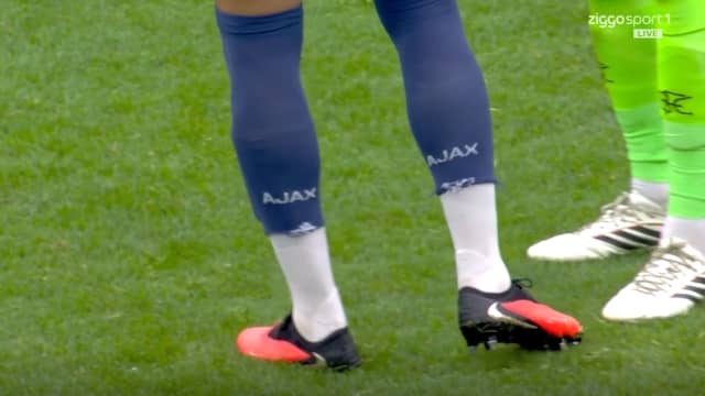 Burnley-spelers lenen sokken van Ajax voor oefenwedstrijd