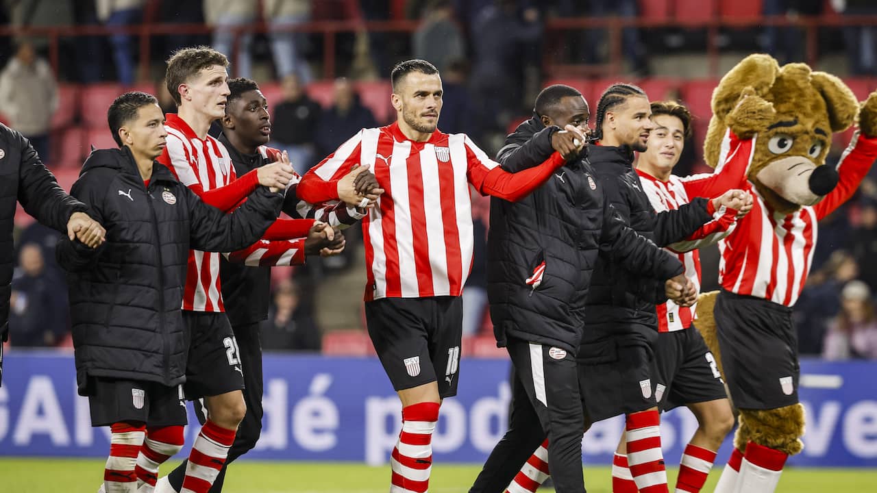 Bosz ziet PSV eindelijk 'de nul' houden: 'Zijn we ook van dat gezeik af'
