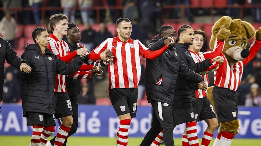 Bosz ziet PSV eindelijk de nul houden: 'Zijn we ook van dat gezeik af'