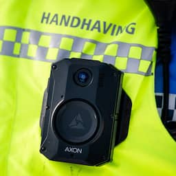 Handhaver tegen hoofd geschopt door minderjarige in Ede