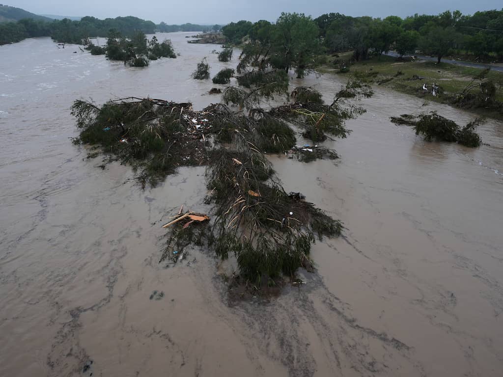 Verwoestende overstromingen zetten Texas onder water: 51 doden | Buitenland | NU.nl