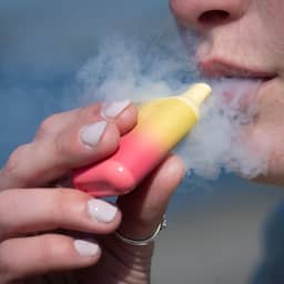 RIVM wil na smaakjes ook 'aantrekkelijke' kleuren weghalen van vapes