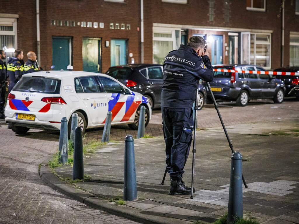 Verdachte op de vlucht geslagen na explosie bij Rotterdamse woning