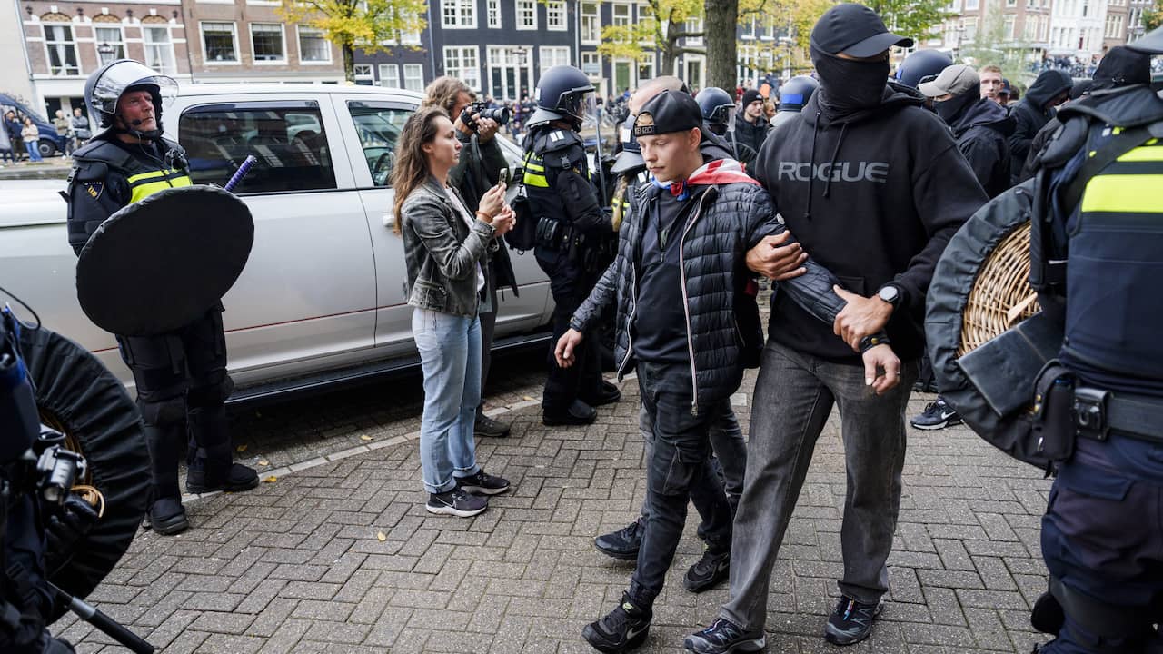 Gorgeous Teruglezen | Van Persie Praat Met Boze Fans In De Kuip Na Nieuwe Dreun Scene Art Gorgeous Teruglezen | Van Persie Praat Met Boze Fans In De Kuip Na Nieuwe Dreun Scene Art