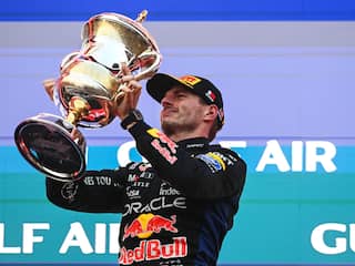 Verstappen boekt eerste zege van 2026 na chaotisch begin in Maleisië door regen