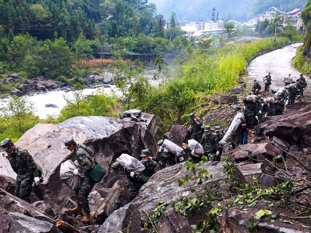 Man die bril verloor bij aardbeving in China na zeventien dagen teruggevonden