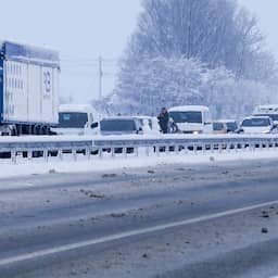 Live sneeuw | Nog paar lange files na ochtendspits met ongelukken