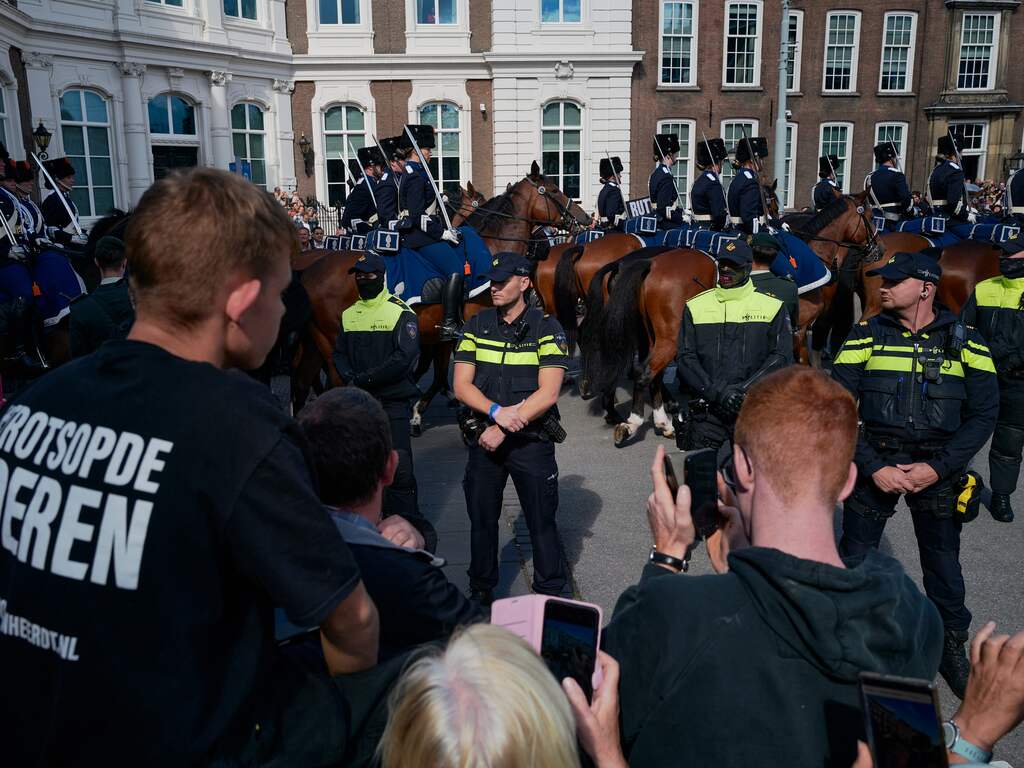 Prinsjesdag volgens politie 'redelijk rustig' verlopen: vijf aanhoudingen