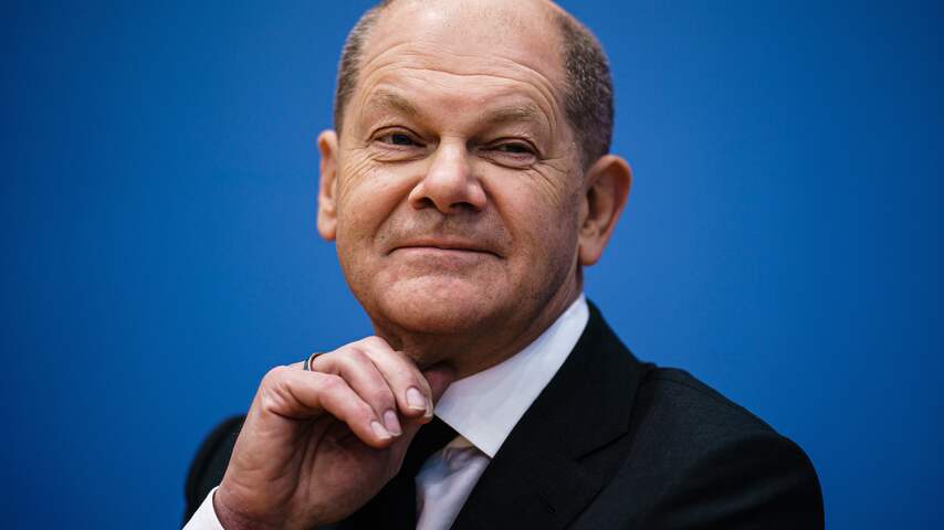 Deze man volgt Merkel op: 'Slim, rustig én gelinkt aan schandalen'