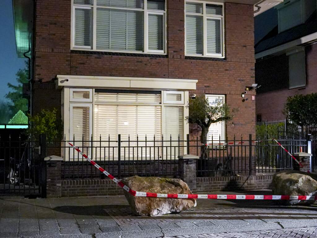 Tweetal aangehouden om verdacht gedrag in onrustige Vlaardingse straat