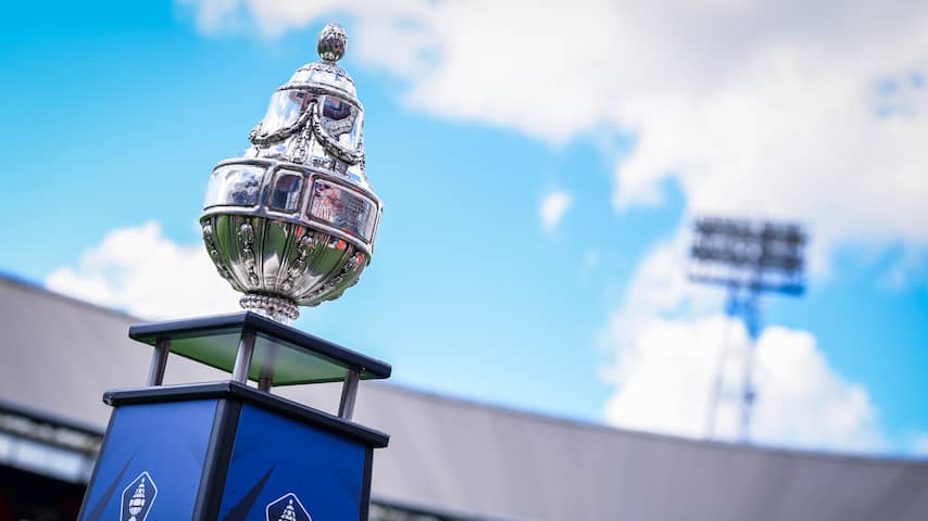 Foto bij Licht valt uit bij beslissende penalty in knotsgek bekerduel tussen amateurclubs