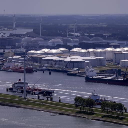 Regen voorkomt verdere problemen voor scheepvaart naar haven Rotterdam