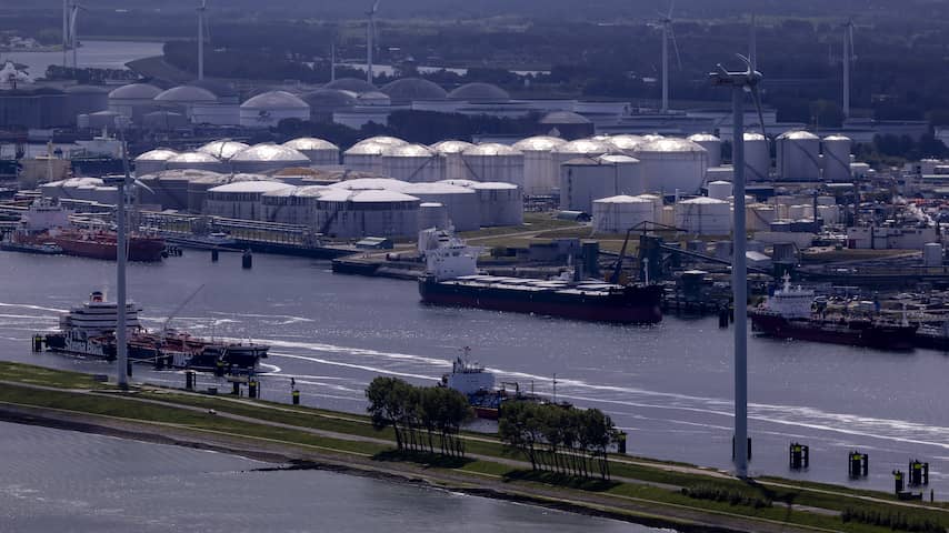 Regen voorkomt verdere problemen voor scheepvaart naar haven Rotterdam