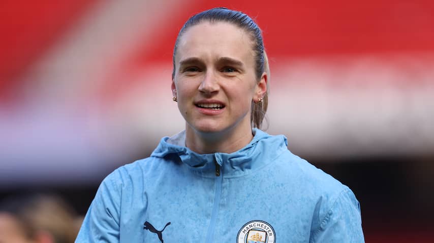 Miedema loopt opnieuw knieblessure op en mist seizoensstart Manchester City