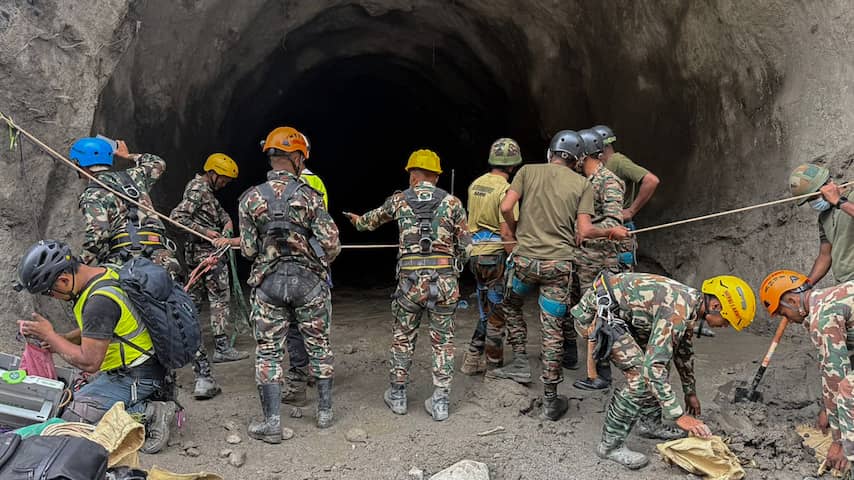 Dodental overstroming Nepal boven duizend, explosieven ingezet bij tunnels