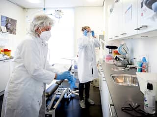 Beroepsvereniging boos dat huisartsen niet in januari worden gevaccineerd