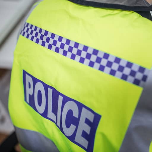Meerdere doden na botsing tussen politievoertuig en auto's in Engeland