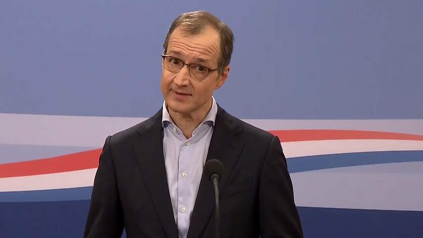 Minister Wiebes stapt op: 'Toeslagenaffaire is in mij gaan zitten'