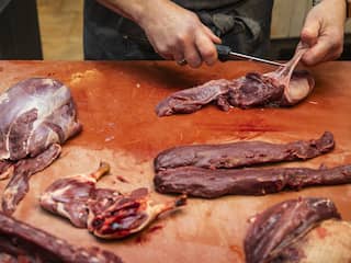 Nederlanders aten in 2025 ruim een halve kilo minder vlees dan jaar eerder