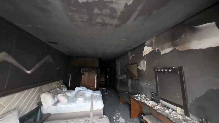 Drone toont ravage met vlucht door afgebrand skihotel in Turkije